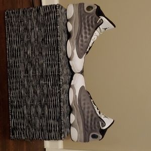 Jordan 13 Grey Atmosphere
